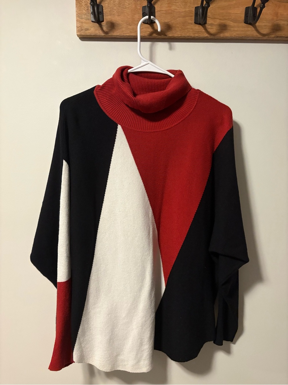 Colorblock Turtleneck Sweater - Red, Black & White XL